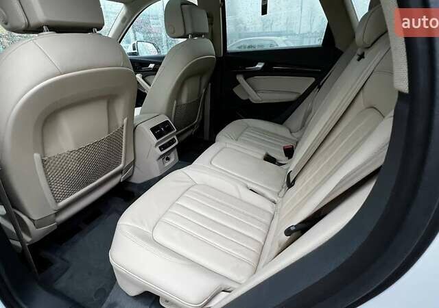 Белый Ауди Ку 5, объемом двигателя 2 л и пробегом 142 тыс. км за 25990 $, фото 44 на Automoto.ua