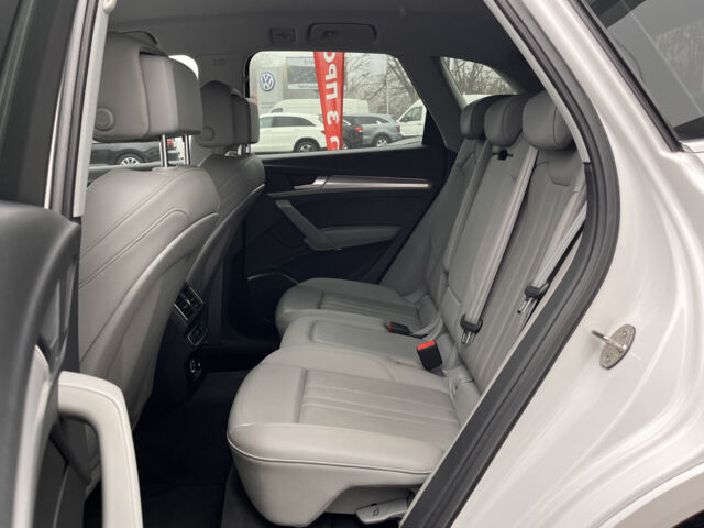 Белый Ауди Ку 5, объемом двигателя 2 л и пробегом 105 тыс. км за 34999 $, фото 16 на Automoto.ua