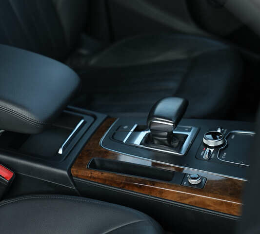 Белый Ауди Ку 5, объемом двигателя 1.98 л и пробегом 107 тыс. км за 29500 $, фото 22 на Automoto.ua