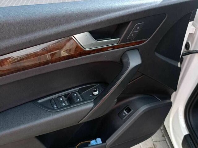 Белый Ауди Ку 5, объемом двигателя 2 л и пробегом 124 тыс. км за 23700 $, фото 16 на Automoto.ua