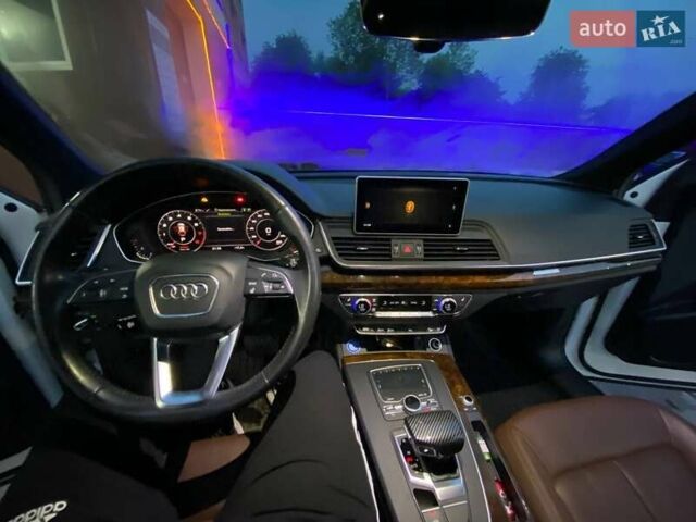 Білий Ауді Ку 5, об'ємом двигуна 1.98 л та пробігом 208 тис. км за 22950 $, фото 8 на Automoto.ua