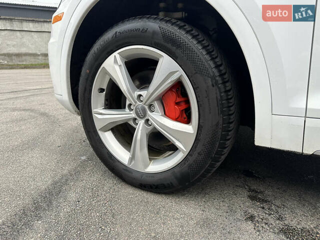 Білий Ауді Ку 5, об'ємом двигуна 2 л та пробігом 202 тис. км за 23000 $, фото 9 на Automoto.ua