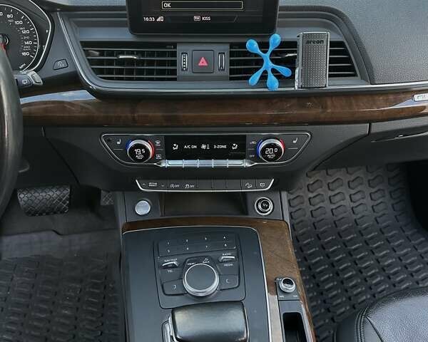 Белый Ауди Ку 5, объемом двигателя 1.98 л и пробегом 143 тыс. км за 24000 $, фото 13 на Automoto.ua