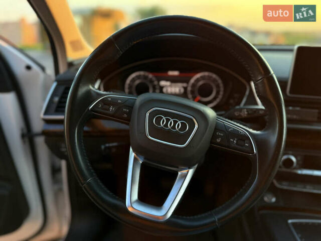 Белый Ауди Ку 5, объемом двигателя 1.98 л и пробегом 122 тыс. км за 27500 $, фото 27 на Automoto.ua