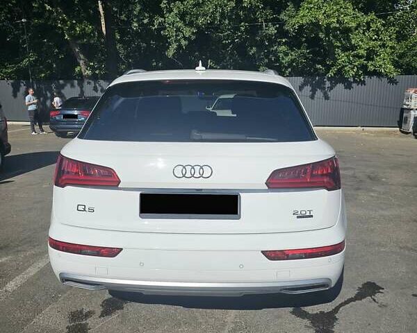 Білий Ауді Ку 5, об'ємом двигуна 1.98 л та пробігом 66 тис. км за 26000 $, фото 20 на Automoto.ua