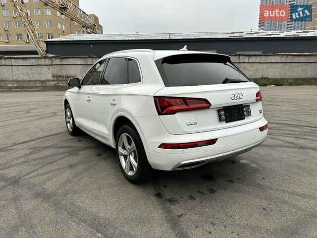 Білий Ауді Ку 5, об'ємом двигуна 2 л та пробігом 202 тис. км за 23000 $, фото 4 на Automoto.ua