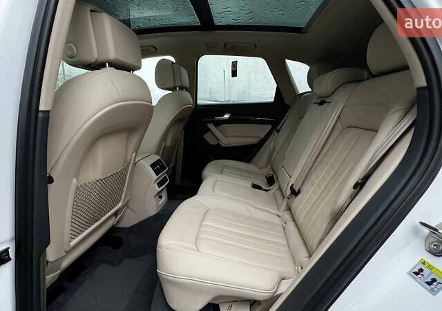 Белый Ауди Ку 5, объемом двигателя 2 л и пробегом 142 тыс. км за 25990 $, фото 43 на Automoto.ua