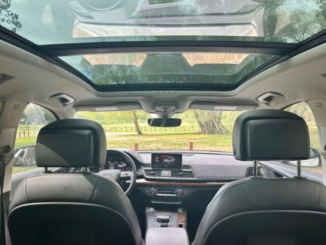 Білий Ауді Ку 5, об'ємом двигуна 2 л та пробігом 90 тис. км за 13000 $, фото 16 на Automoto.ua