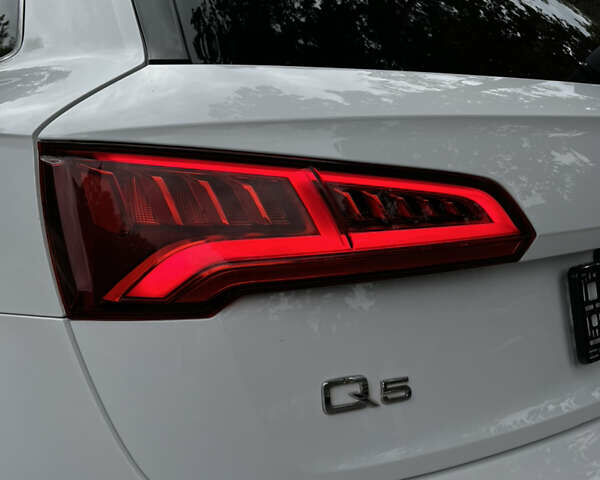 Білий Ауді Ку 5, об'ємом двигуна 2 л та пробігом 203 тис. км за 20999 $, фото 5 на Automoto.ua