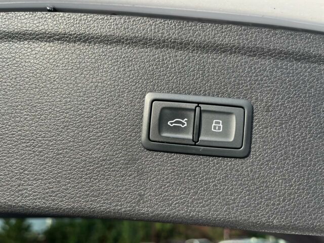 Белый Ауди Ку 5, объемом двигателя 2 л и пробегом 187 тыс. км за 27300 $, фото 35 на Automoto.ua