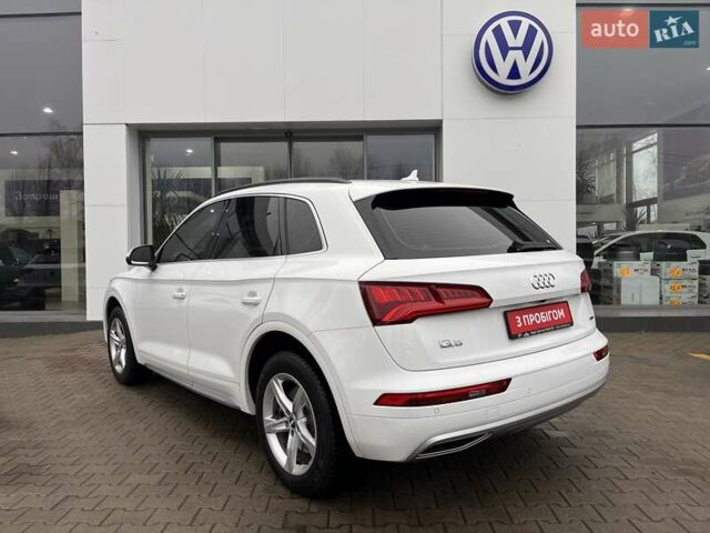 Белый Ауди Ку 5, объемом двигателя 1.98 л и пробегом 104 тыс. км за 36000 $, фото 4 на Automoto.ua