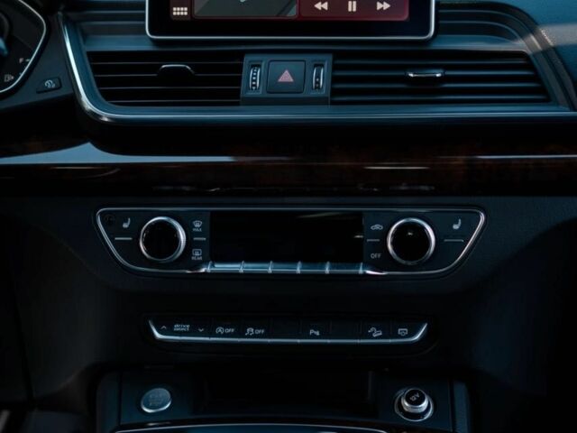 Белый Ауди Ку 5, объемом двигателя 2 л и пробегом 128 тыс. км за 23500 $, фото 6 на Automoto.ua