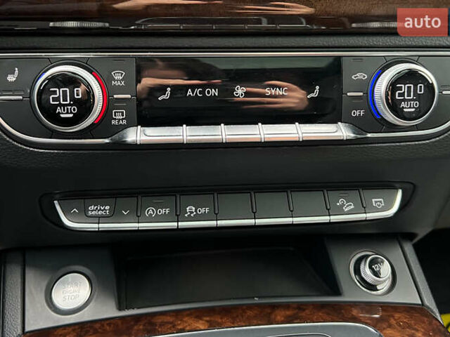 Белый Ауди Ку 5, объемом двигателя 1.98 л и пробегом 106 тыс. км за 23800 $, фото 17 на Automoto.ua