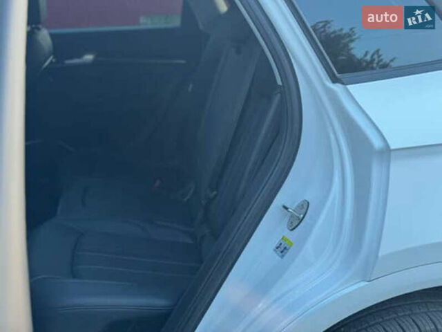 Белый Ауди Ку 5, объемом двигателя 1.98 л и пробегом 72 тыс. км за 28900 $, фото 15 на Automoto.ua