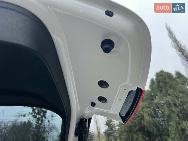 Белый Ауди Ку 5, объемом двигателя 1.97 л и пробегом 139 тыс. км за 28800 $, фото 65 на Automoto.ua