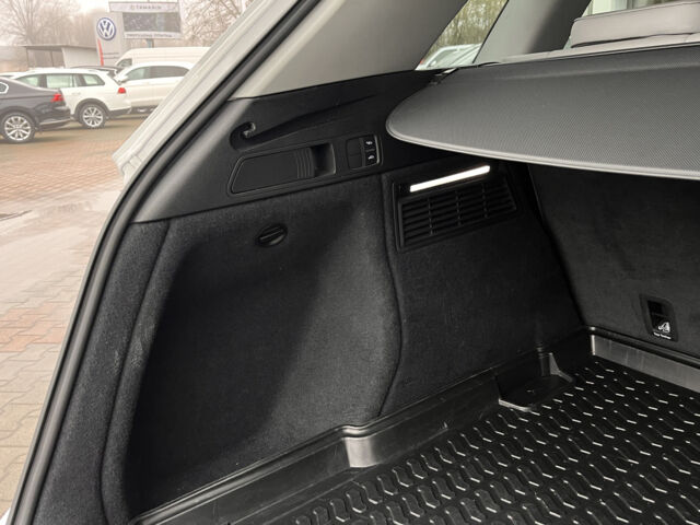 Білий Ауді Ку 5, об'ємом двигуна 2 л та пробігом 105 тис. км за 35999 $, фото 41 на Automoto.ua