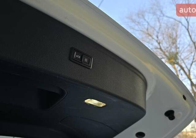 Белый Ауди Ку 5, объемом двигателя 1.98 л и пробегом 259 тыс. км за 19000 $, фото 8 на Automoto.ua