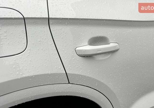 Белый Ауди Ку 5, объемом двигателя 2 л и пробегом 142 тыс. км за 25990 $, фото 60 на Automoto.ua