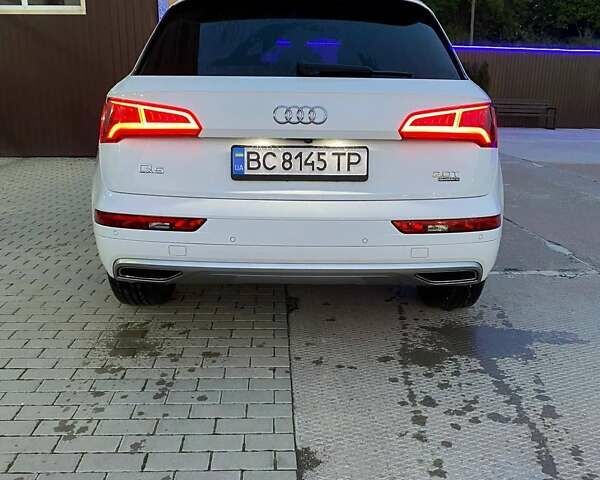 Білий Ауді Ку 5, об'ємом двигуна 1.98 л та пробігом 215 тис. км за 22650 $, фото 2 на Automoto.ua