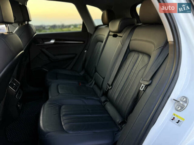 Белый Ауди Ку 5, объемом двигателя 1.98 л и пробегом 122 тыс. км за 27500 $, фото 14 на Automoto.ua