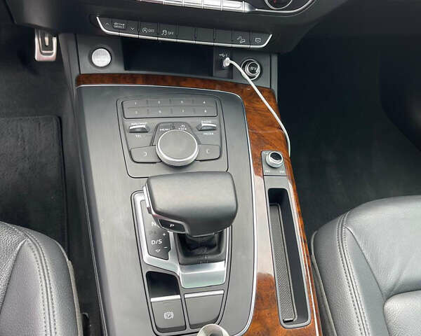 Белый Ауди Ку 5, объемом двигателя 1.98 л и пробегом 130 тыс. км за 23900 $, фото 22 на Automoto.ua