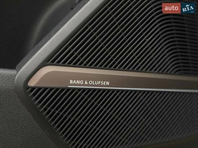 Білий Ауді Ку 5, об'ємом двигуна 2 л та пробігом 215 тис. км за 22000 $, фото 29 на Automoto.ua