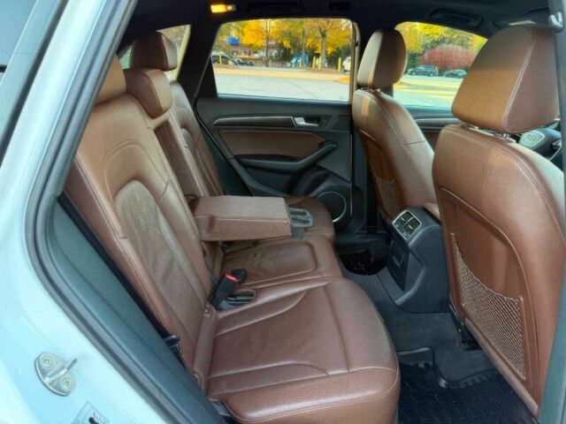 Білий Ауді Ку 5, об'ємом двигуна 2 л та пробігом 70 тис. км за 10800 $, фото 10 на Automoto.ua