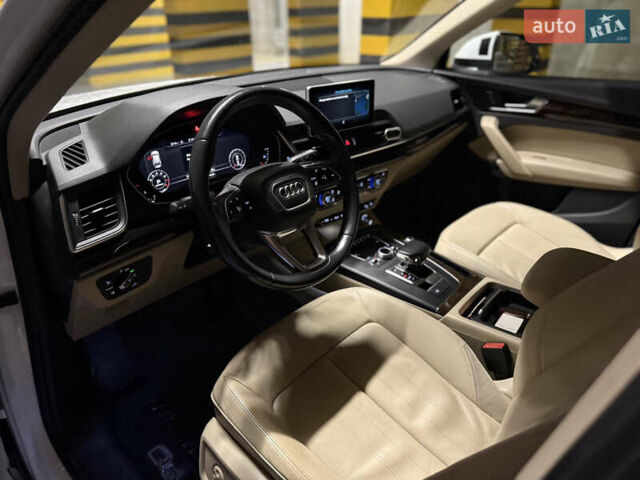 Ауді Ку 5 2017 у Рівному на Automoto.ua Білий Ауді Ку 5, об'ємом двигуна 1.98 л та пробігом 146 тис. км за 23900 $, фото 10 на Automoto.ua