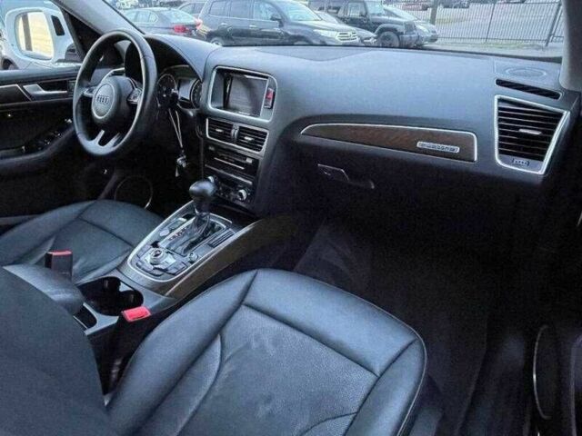 Белый Ауди Ку 5, объемом двигателя 3 л и пробегом 76 тыс. км за 4200 $, фото 7 на Automoto.ua