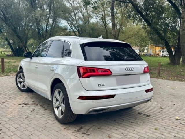 Білий Ауді Ку 5, об'ємом двигуна 2 л та пробігом 90 тис. км за 13000 $, фото 7 на Automoto.ua