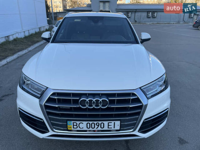Белый Ауди Ку 5, объемом двигателя 1.97 л и пробегом 210 тыс. км за 27500 $, фото 3 на Automoto.ua