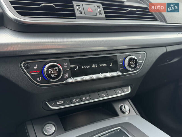 Белый Ауди Ку 5, объемом двигателя 1.98 л и пробегом 143 тыс. км за 25500 $, фото 23 на Automoto.ua