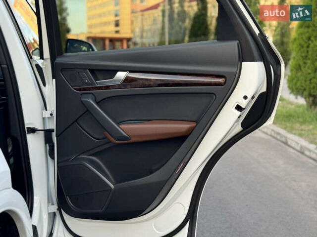 Белый Ауди Ку 5, объемом двигателя 2 л и пробегом 127 тыс. км за 24900 $, фото 62 на Automoto.ua