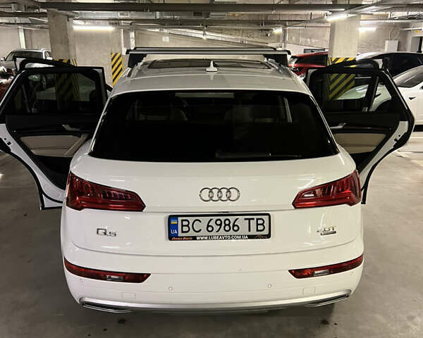 Белый Ауди Ку 5, объемом двигателя 1.98 л и пробегом 95 тыс. км за 21000 $, фото 17 на Automoto.ua