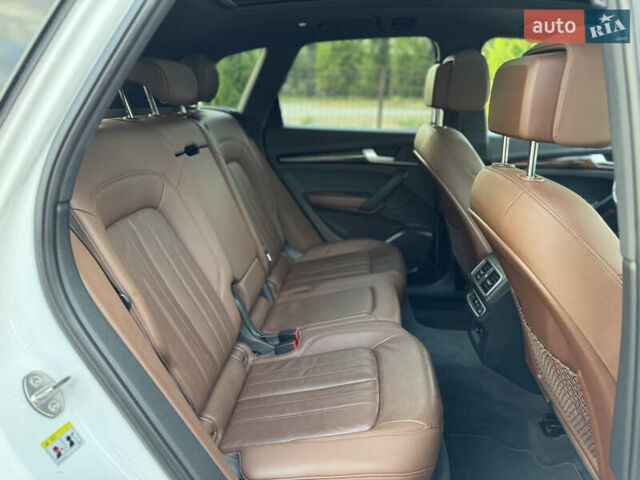 Белый Ауди Ку 5, объемом двигателя 2 л и пробегом 127 тыс. км за 24900 $, фото 65 на Automoto.ua