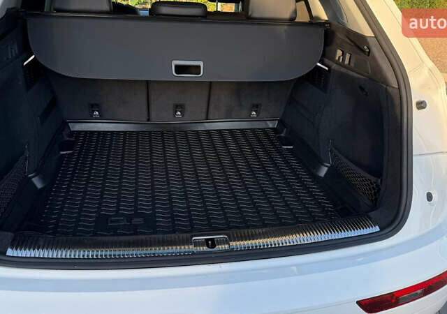 Белый Ауди Ку 5, объемом двигателя 1.98 л и пробегом 127 тыс. км за 27777 $, фото 24 на Automoto.ua