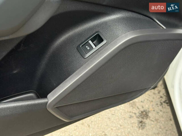 Белый Ауди Ку 5, объемом двигателя 1.98 л и пробегом 200 тыс. км за 22499 $, фото 38 на Automoto.ua