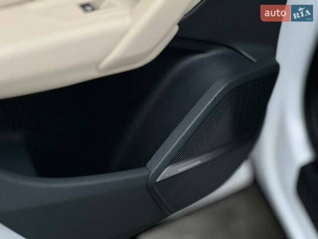 Белый Ауди Ку 5, объемом двигателя 2 л и пробегом 142 тыс. км за 25990 $, фото 38 на Automoto.ua