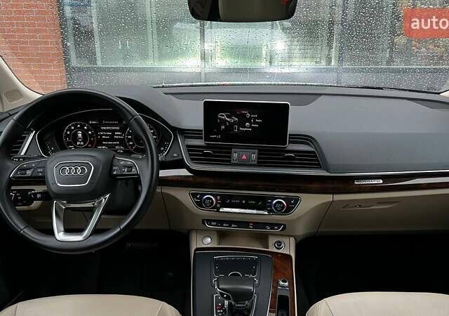 Белый Ауди Ку 5, объемом двигателя 2 л и пробегом 142 тыс. км за 25990 $, фото 48 на Automoto.ua