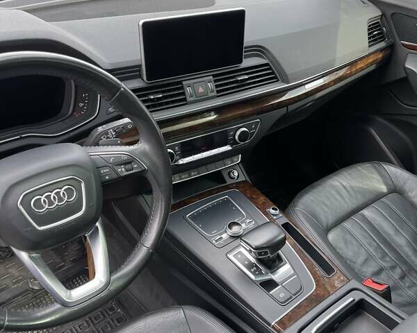 Білий Ауді Ку 5, об'ємом двигуна 1.98 л та пробігом 105 тис. км за 23499 $, фото 11 на Automoto.ua