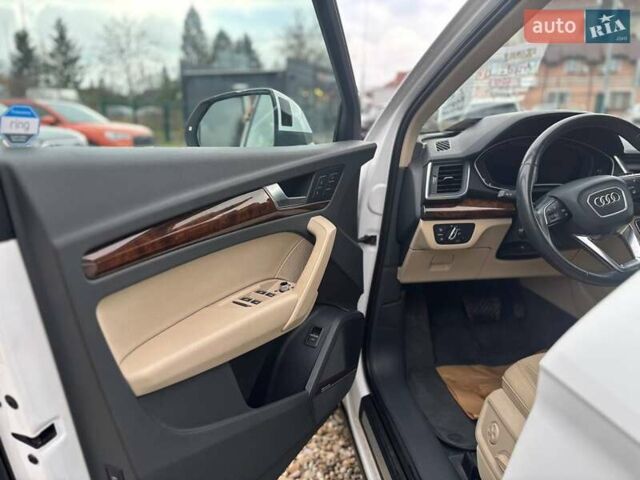 Білий Ауді Ку 5, об'ємом двигуна 2 л та пробігом 215 тис. км за 22000 $, фото 30 на Automoto.ua