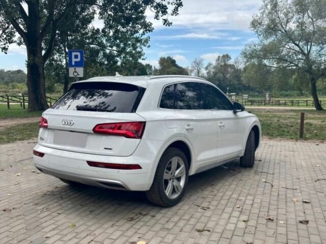 Білий Ауді Ку 5, об'ємом двигуна 2 л та пробігом 90 тис. км за 13000 $, фото 5 на Automoto.ua