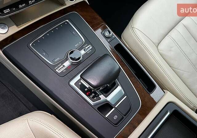 Белый Ауди Ку 5, объемом двигателя 2 л и пробегом 142 тыс. км за 25990 $, фото 34 на Automoto.ua