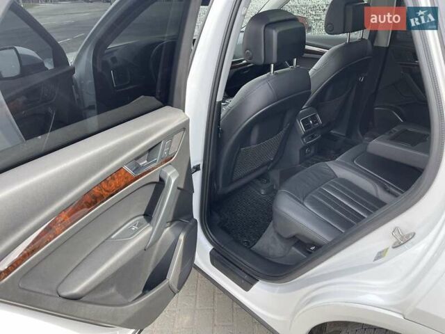 Білий Ауді Ку 5, об'ємом двигуна 1.98 л та пробігом 105 тис. км за 23499 $, фото 17 на Automoto.ua