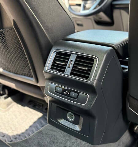 Белый Ауди Ку 5, объемом двигателя 1.98 л и пробегом 128 тыс. км за 27999 $, фото 30 на Automoto.ua