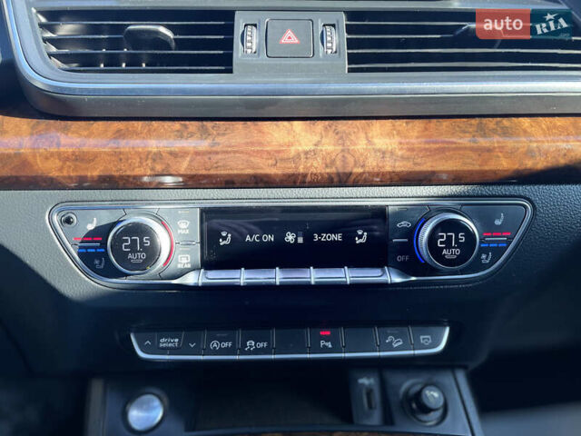 Белый Ауди Ку 5, объемом двигателя 1.98 л и пробегом 193 тыс. км за 25000 $, фото 23 на Automoto.ua