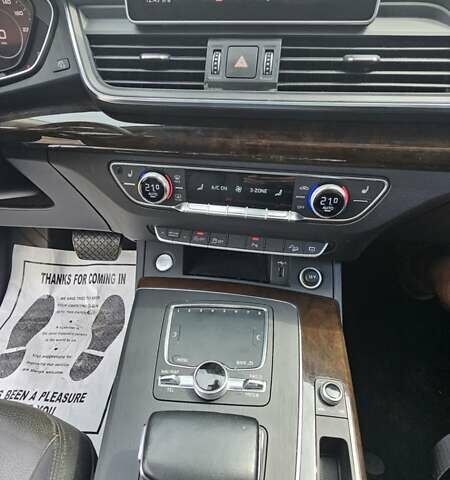 Білий Ауді Ку 5, об'ємом двигуна 2 л та пробігом 114 тис. км за 26300 $, фото 12 на Automoto.ua