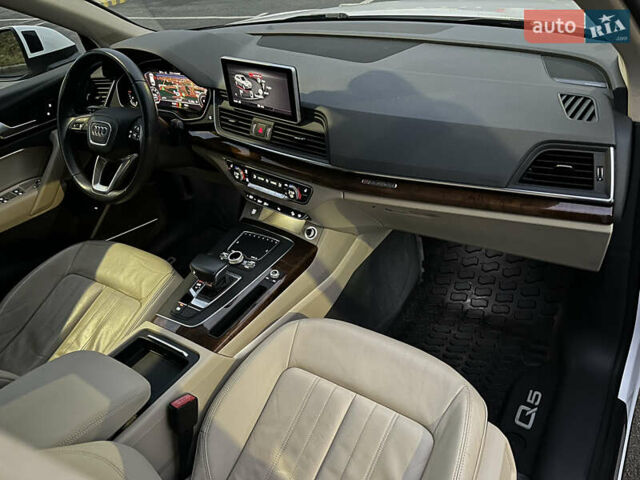 Білий Ауді Ку 5, об'ємом двигуна 1.98 л та пробігом 111 тис. км за 25600 $, фото 31 на Automoto.ua