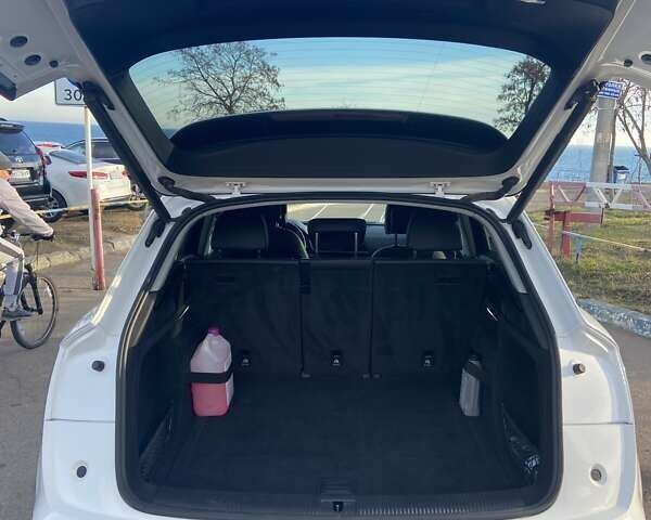 Белый Ауди Ку 5, объемом двигателя 1.98 л и пробегом 145 тыс. км за 29300 $, фото 20 на Automoto.ua