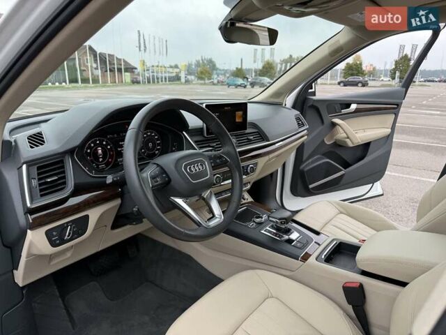 Білий Ауді Ку 5, об'ємом двигуна 1.98 л та пробігом 60 тис. км за 31500 $, фото 40 на Automoto.ua
